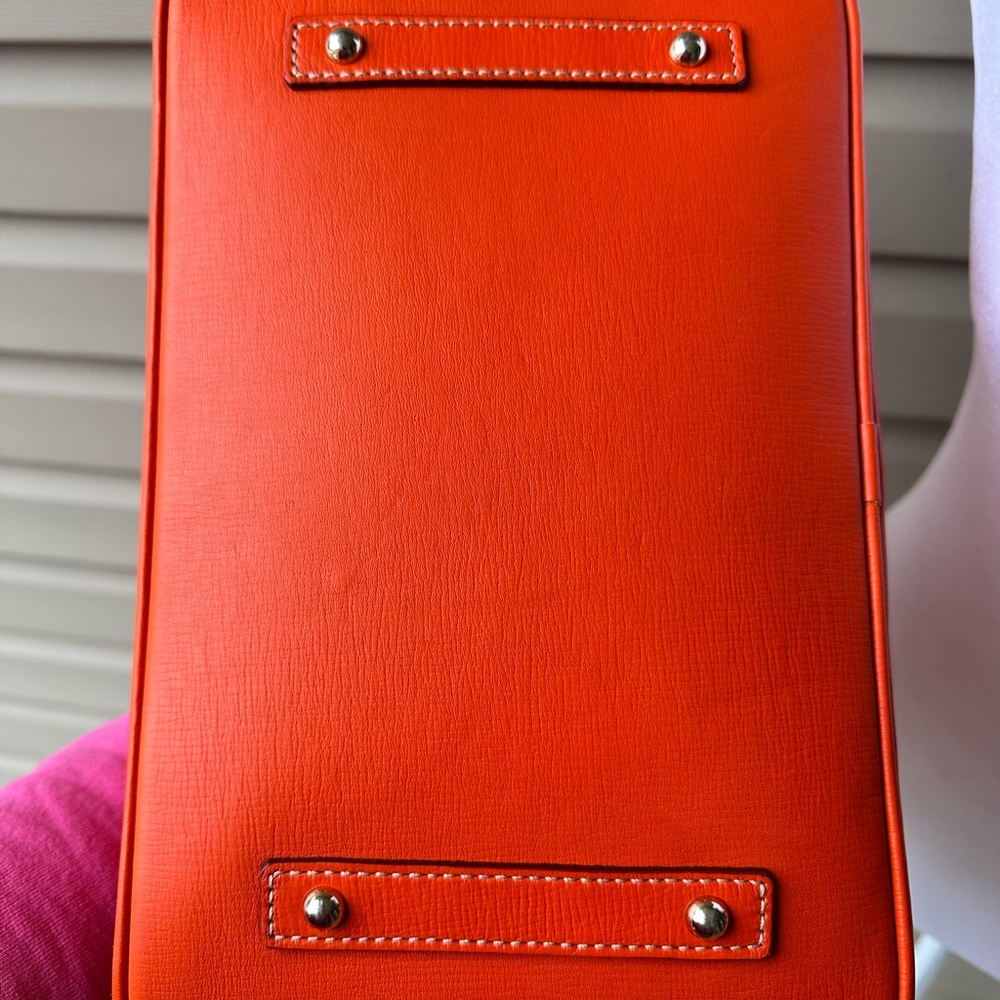 Bright orange Dooney & Bourke handbag EUC - Picture 4 of 7